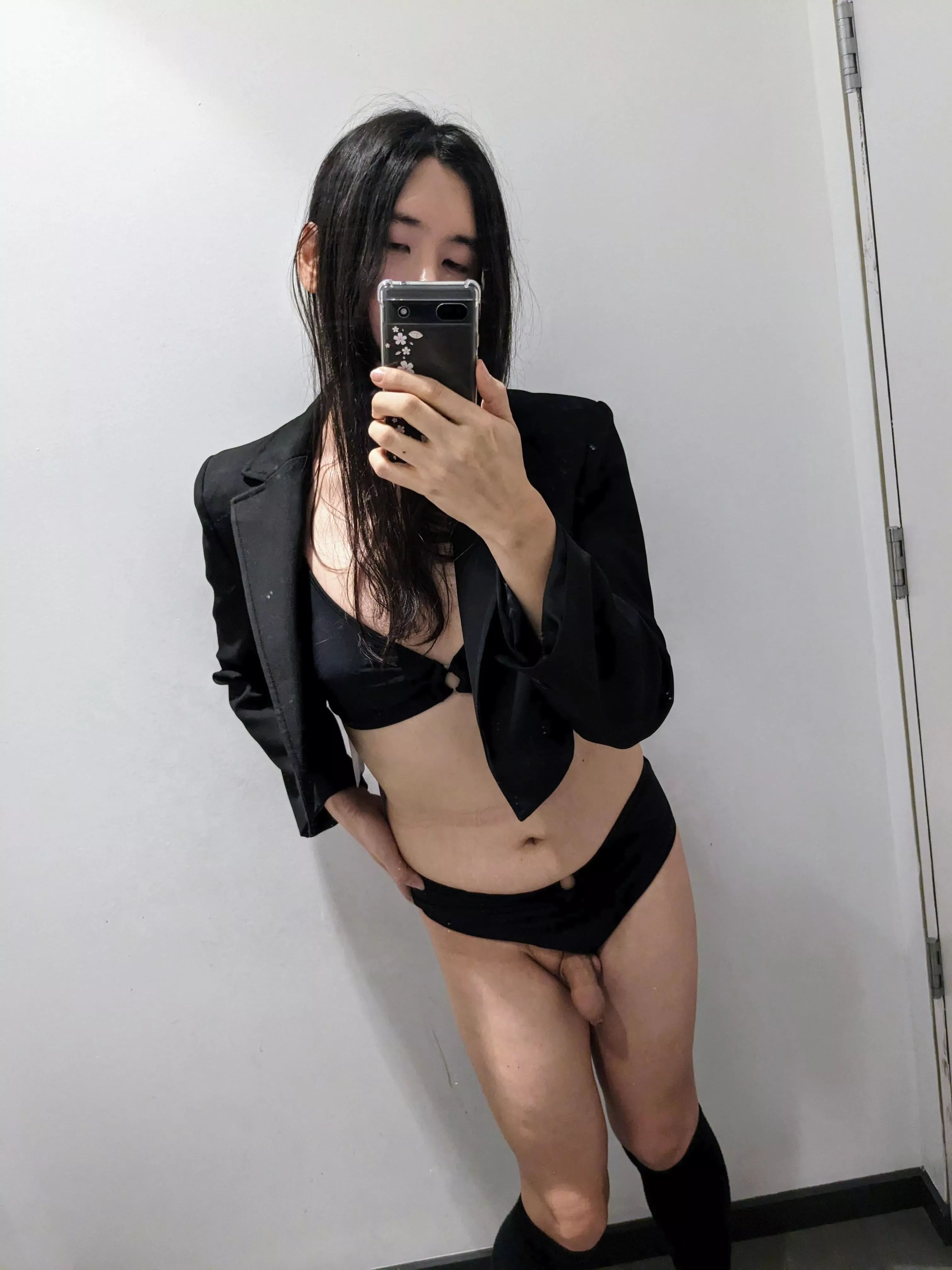 Can you come into the change room? Wanna show you something 😜