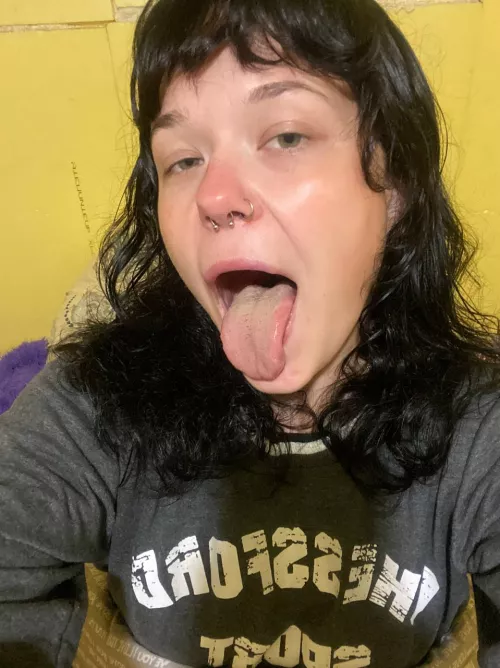 Come be my little snack 😋😋