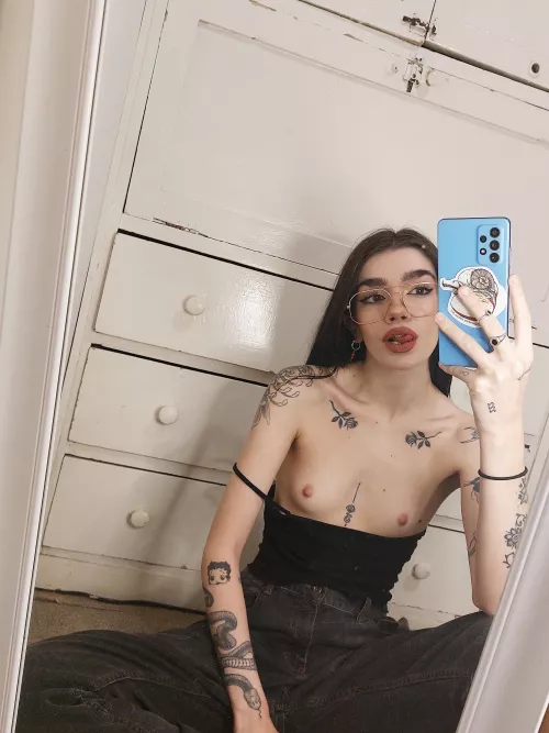 Do you guys like my new glasses? 😉