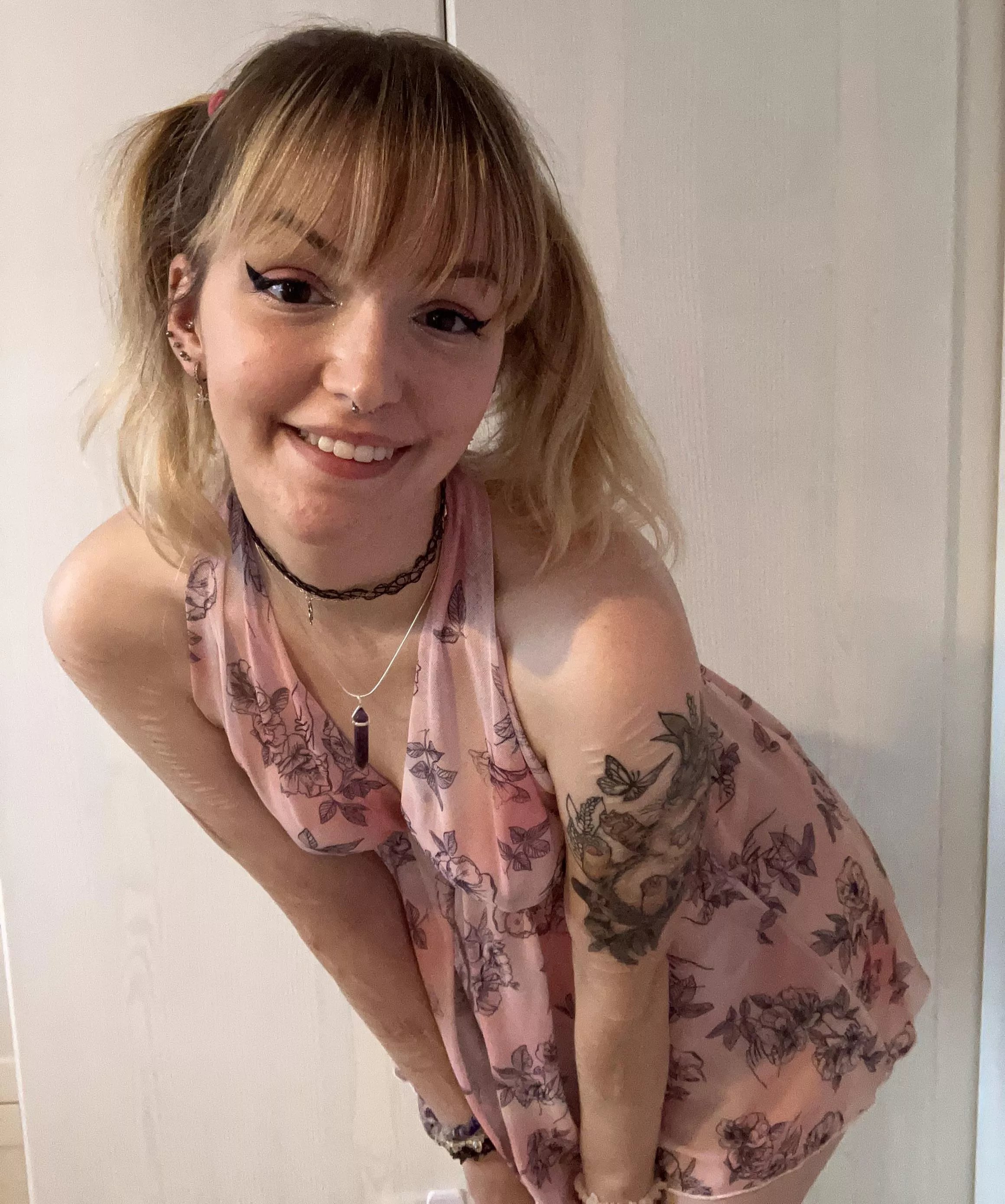 (F) Happy Hump Day! 🥰