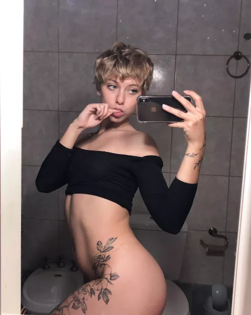 F22 Drop a reaction if you find me attractive;)