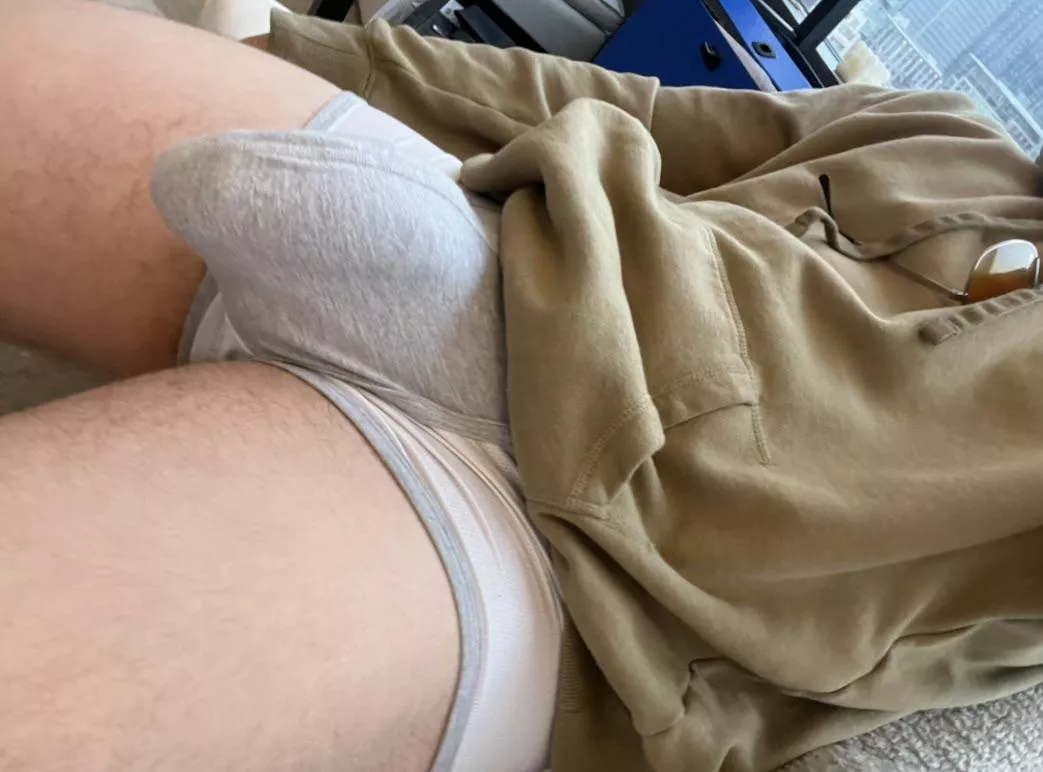 For those of you with a size worship kink. You’re welcome