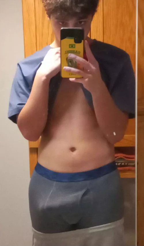 Freshly 18, im so bored during summer i keep playing with myself while thinking of dicks