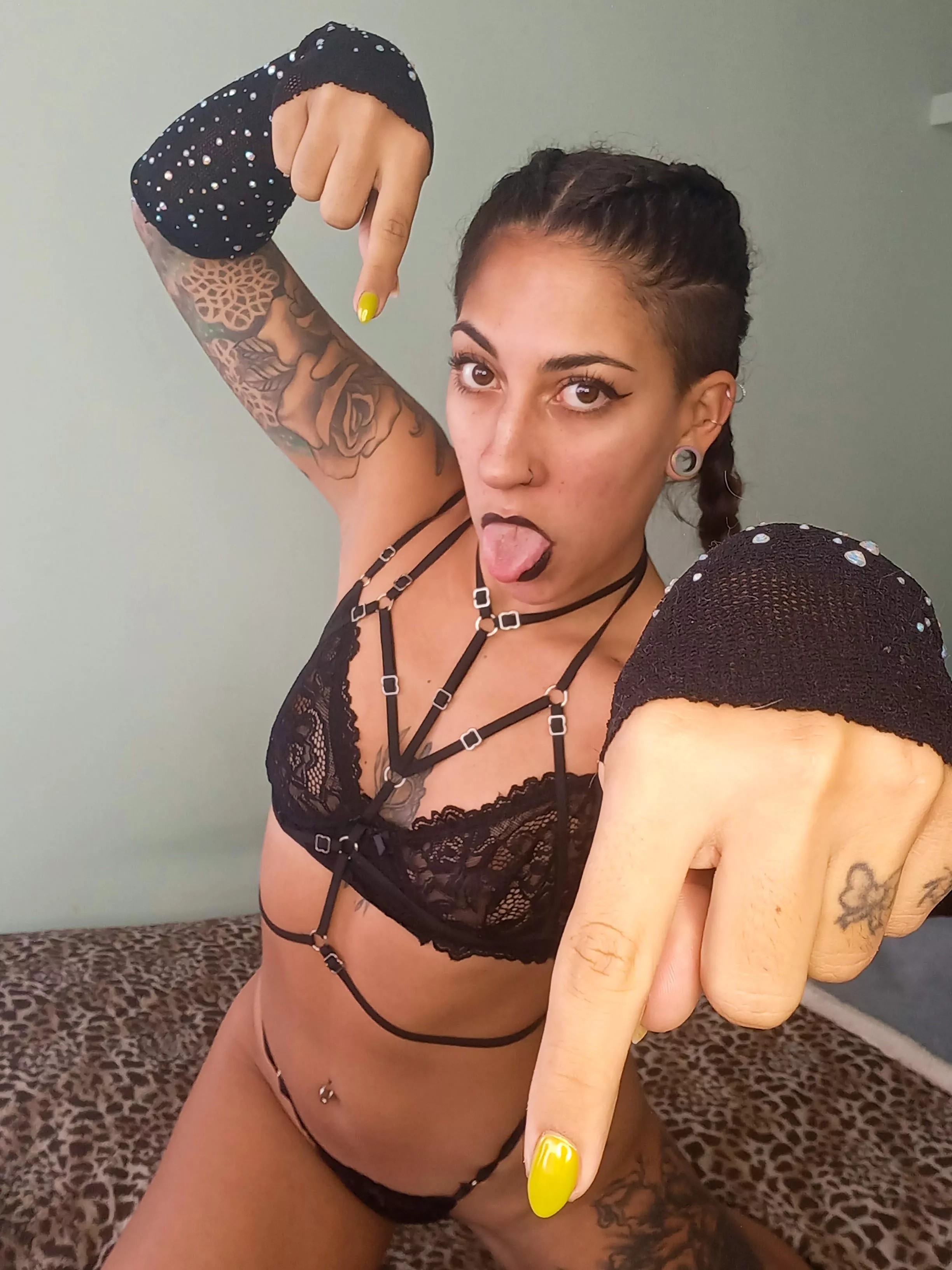 Get on your knees for mommy