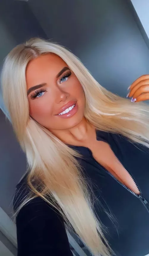 Her face needs a sticky white hot mess