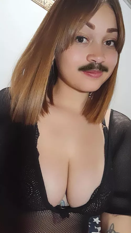 hi guys, videos or live shows 👉 pay ppl click on private message