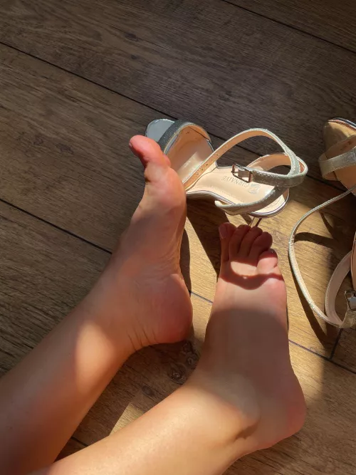 I decided to please my foot fetish fans, enjoy