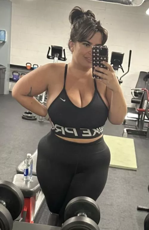 I love this chubby bitch