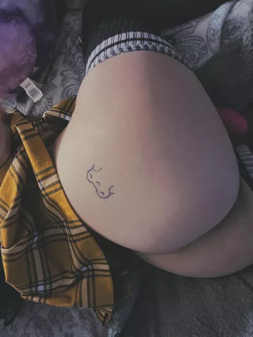 [oc] upskirt boi butt