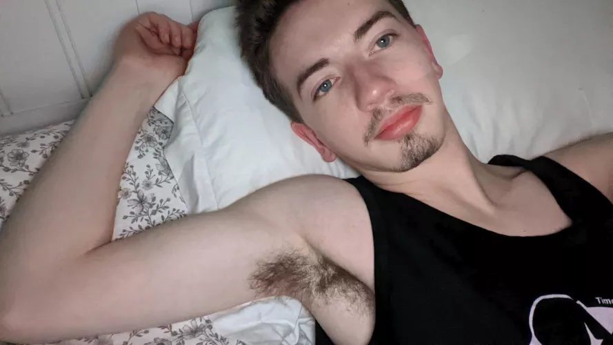 Tank top season, DM me if u wanna chat 🙈