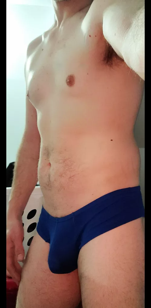 Underware in Pic 1 or Pic 2 ? The latter are definitely more comfy lol