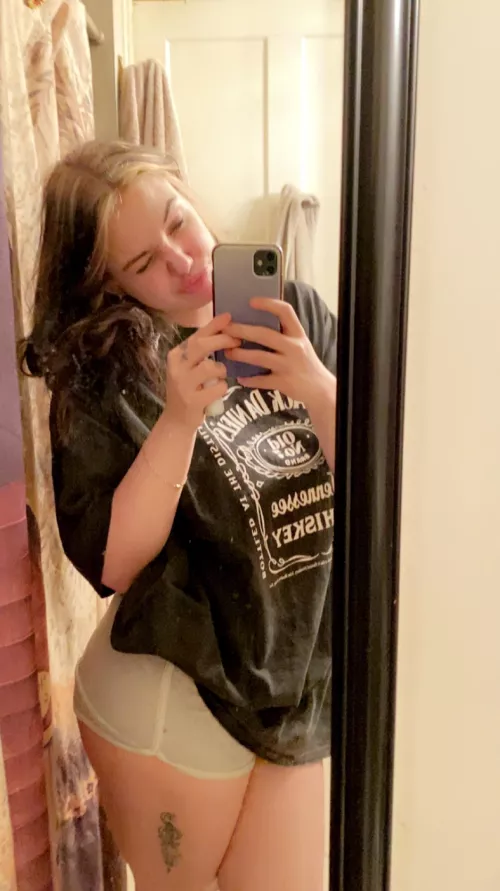 wanna see more of this thick milf? check out my onlyfans! 20% off for 10 people ur first month!