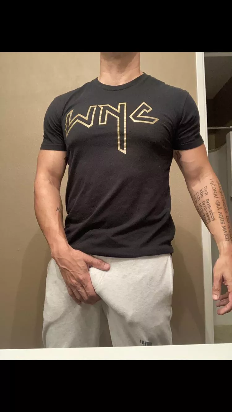 Would someone notice at the gym? 🤭