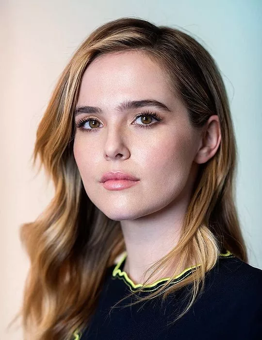 Zoey Deutch