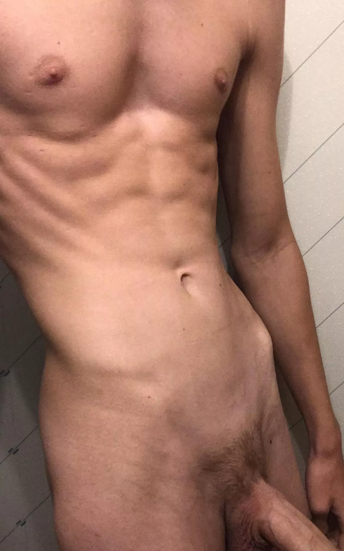 20 fit hung with abs looking for similar bro to jerk off together sc: @nicoabs1 +verse