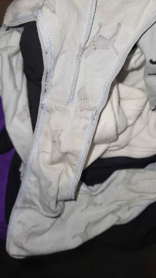 All ready to go to a new home I been sweating in them all day since I been cleaning up I'm sure u will love the smell