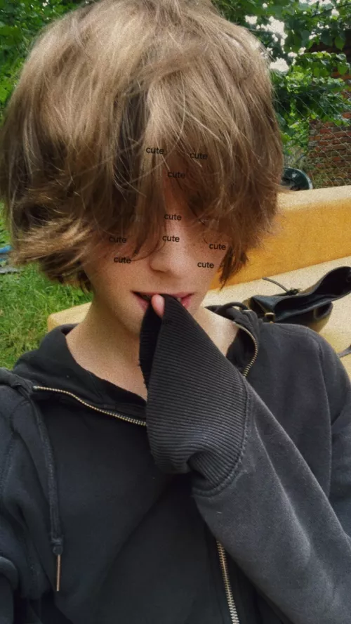 can I show my whole thighs here? ^w^