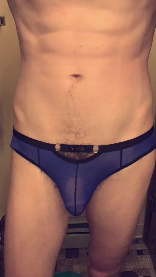 Come make it a bigger bulge 🥺