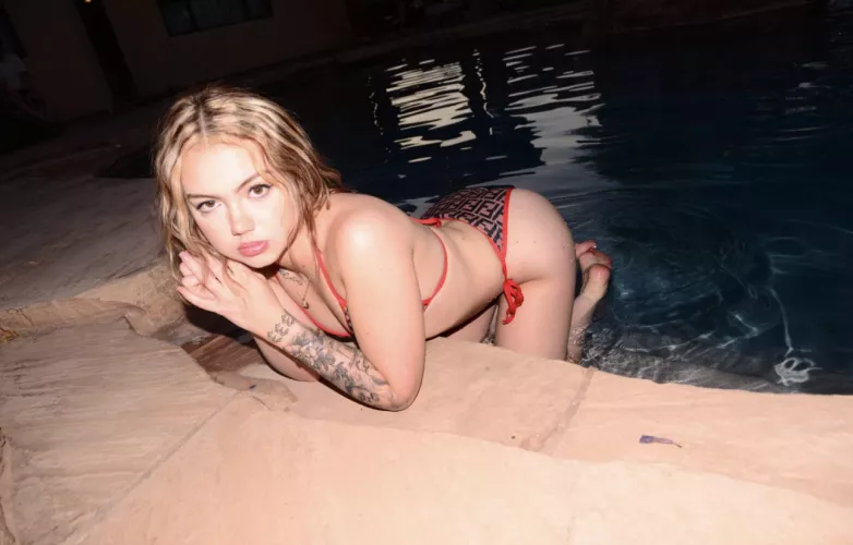 Cute college girl IUTR