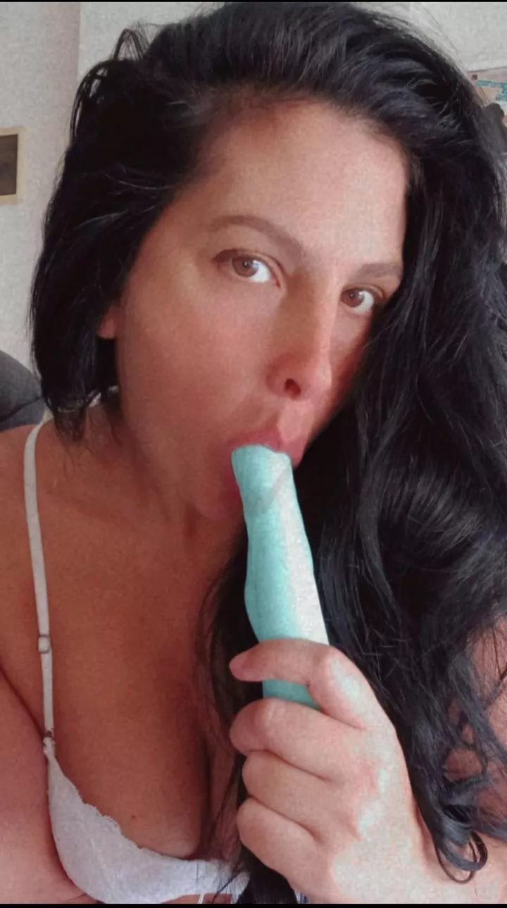 Do you want to see how it enters my throat?🔥👿