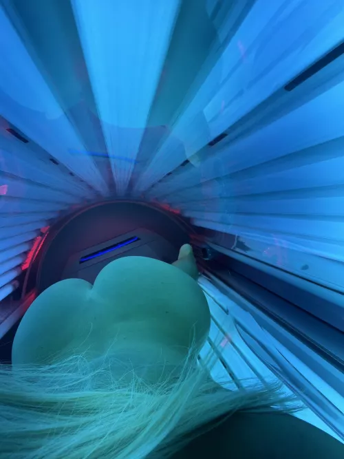 F, 20, 125, 5’6”