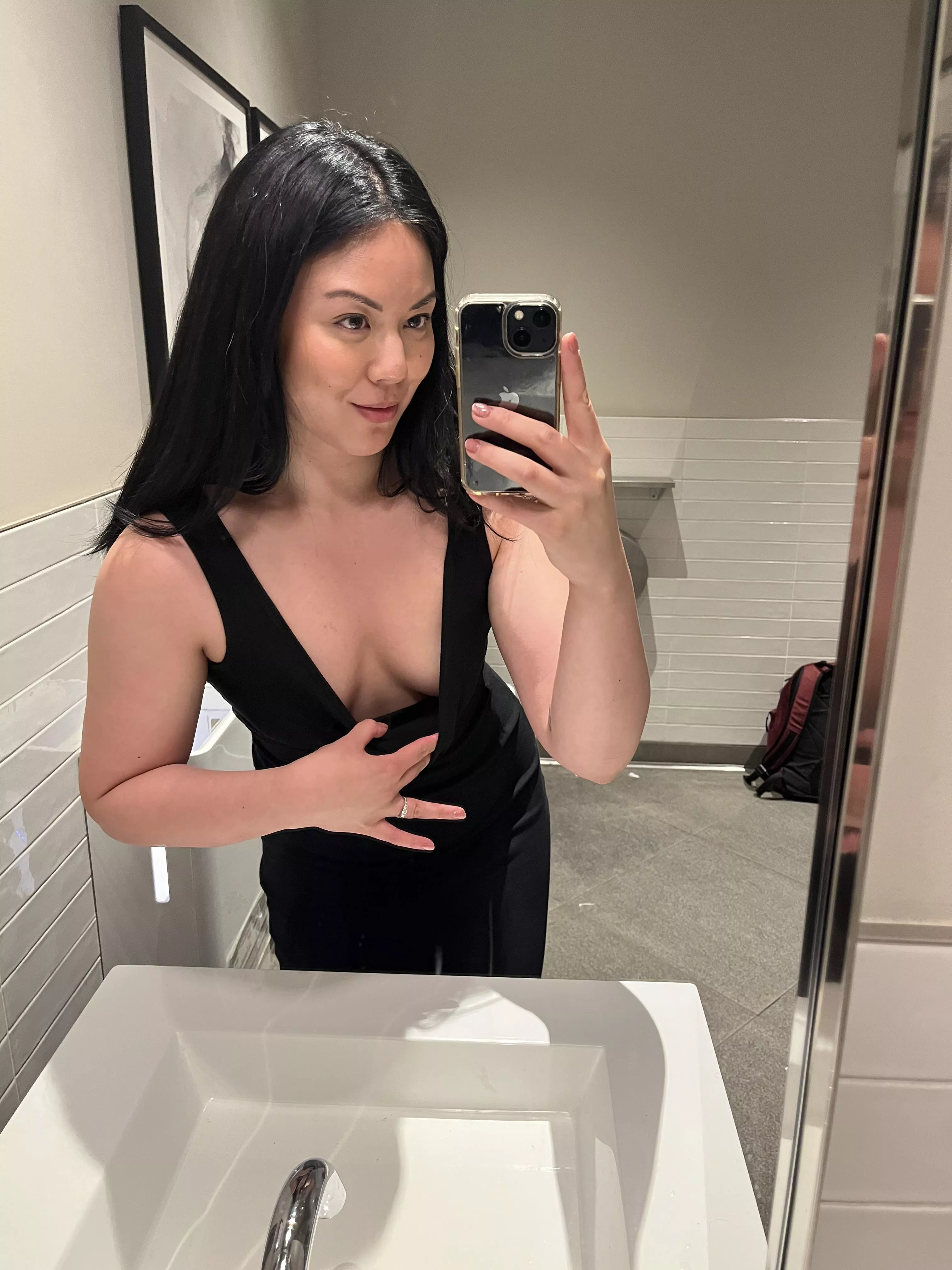 Flirty little pic in the bookstore bathroom [f]