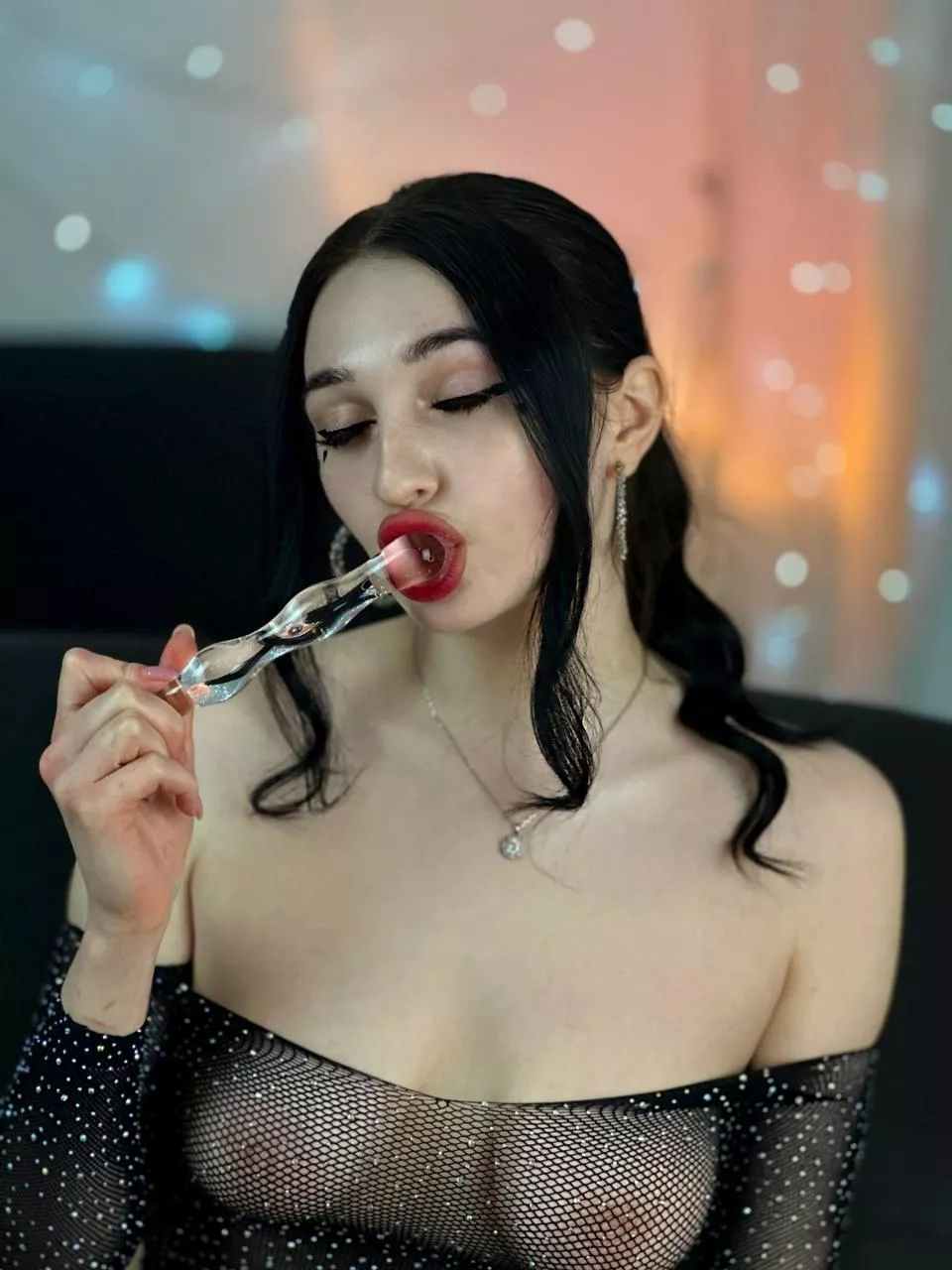 I like to feel hot cum in my mouth