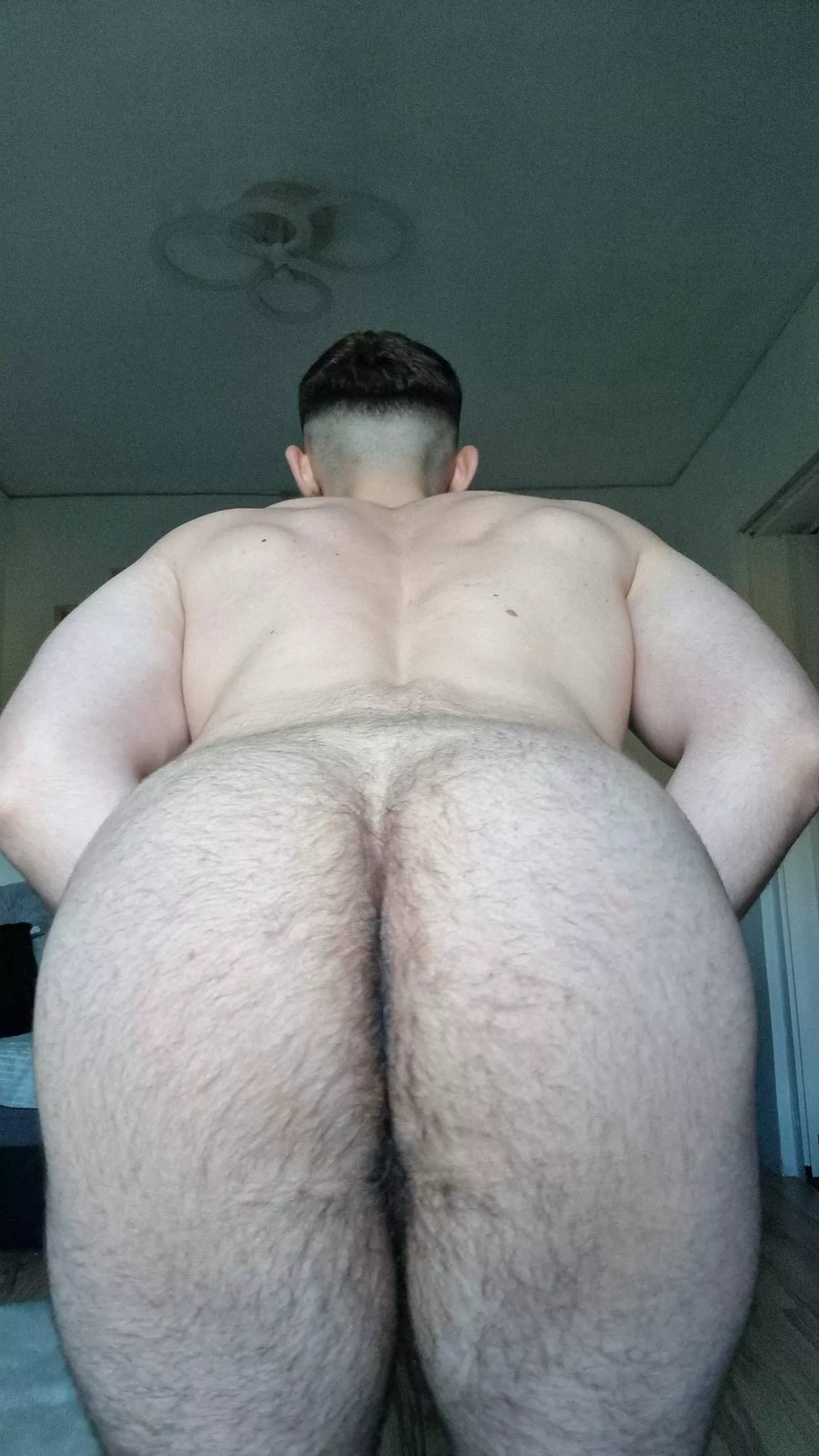 Lick all over your dirty phone screen like its my musky ass