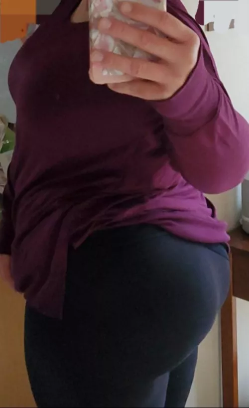 Look at my thick ass!