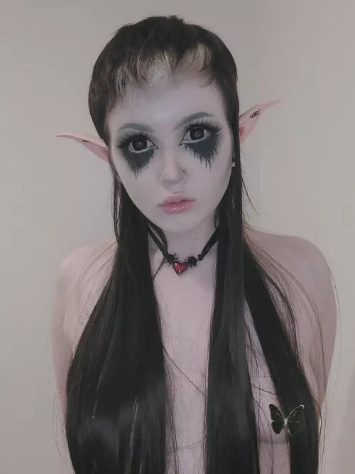 Meet me at the enchanted forest 🍀 [enby]