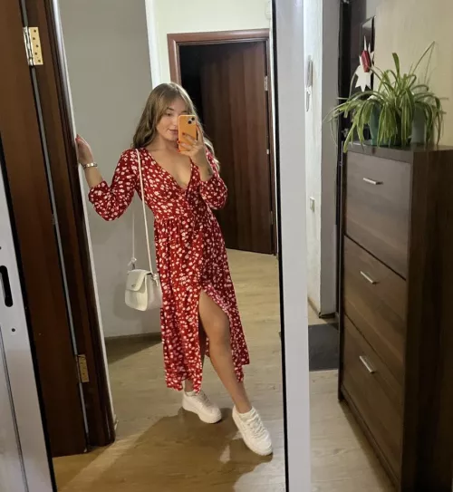 my new summer red dress 😍😍😍 I adore her already💔