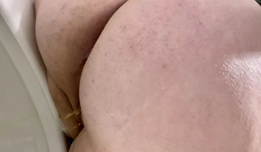 Never thought I’d be into pee but here we are 😈