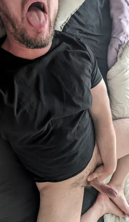 Not so straight wants his throat fucked!