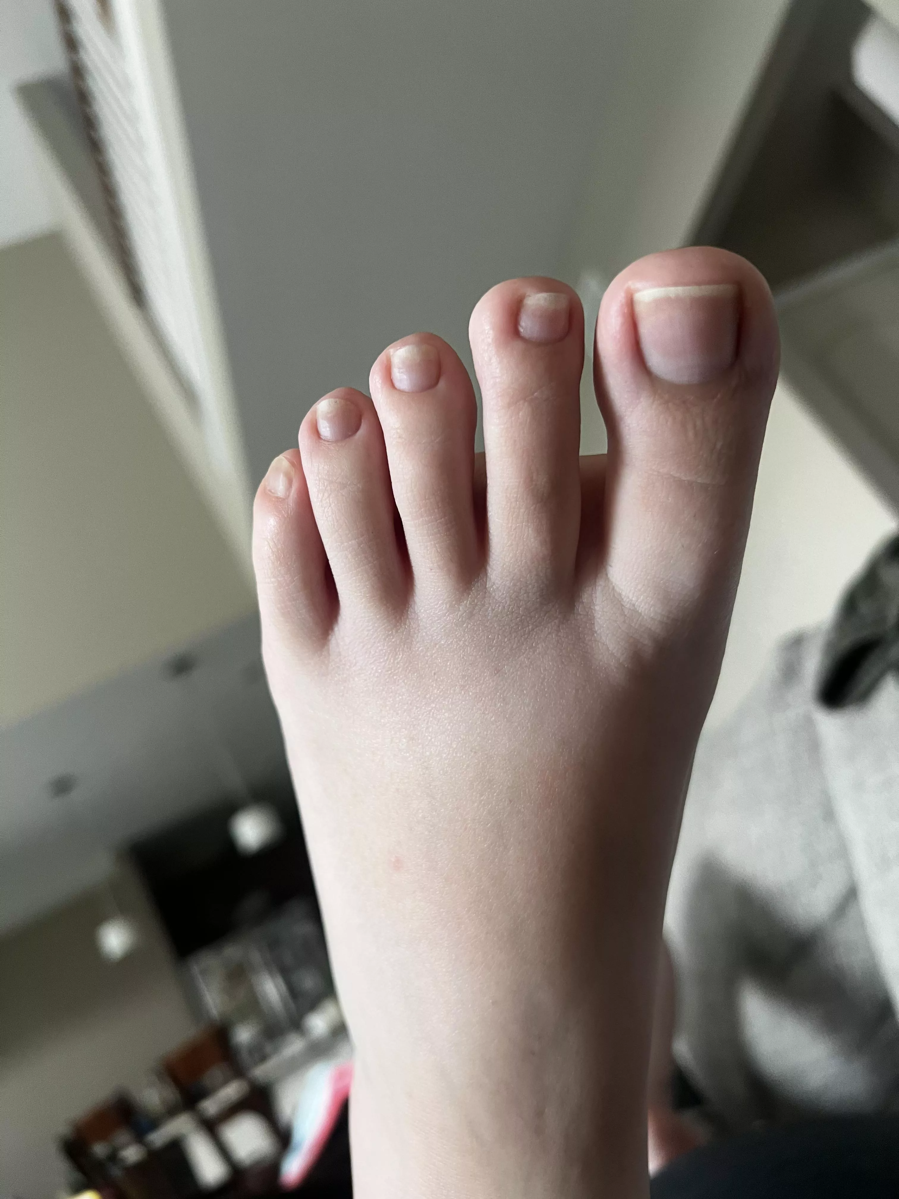 Nude toes