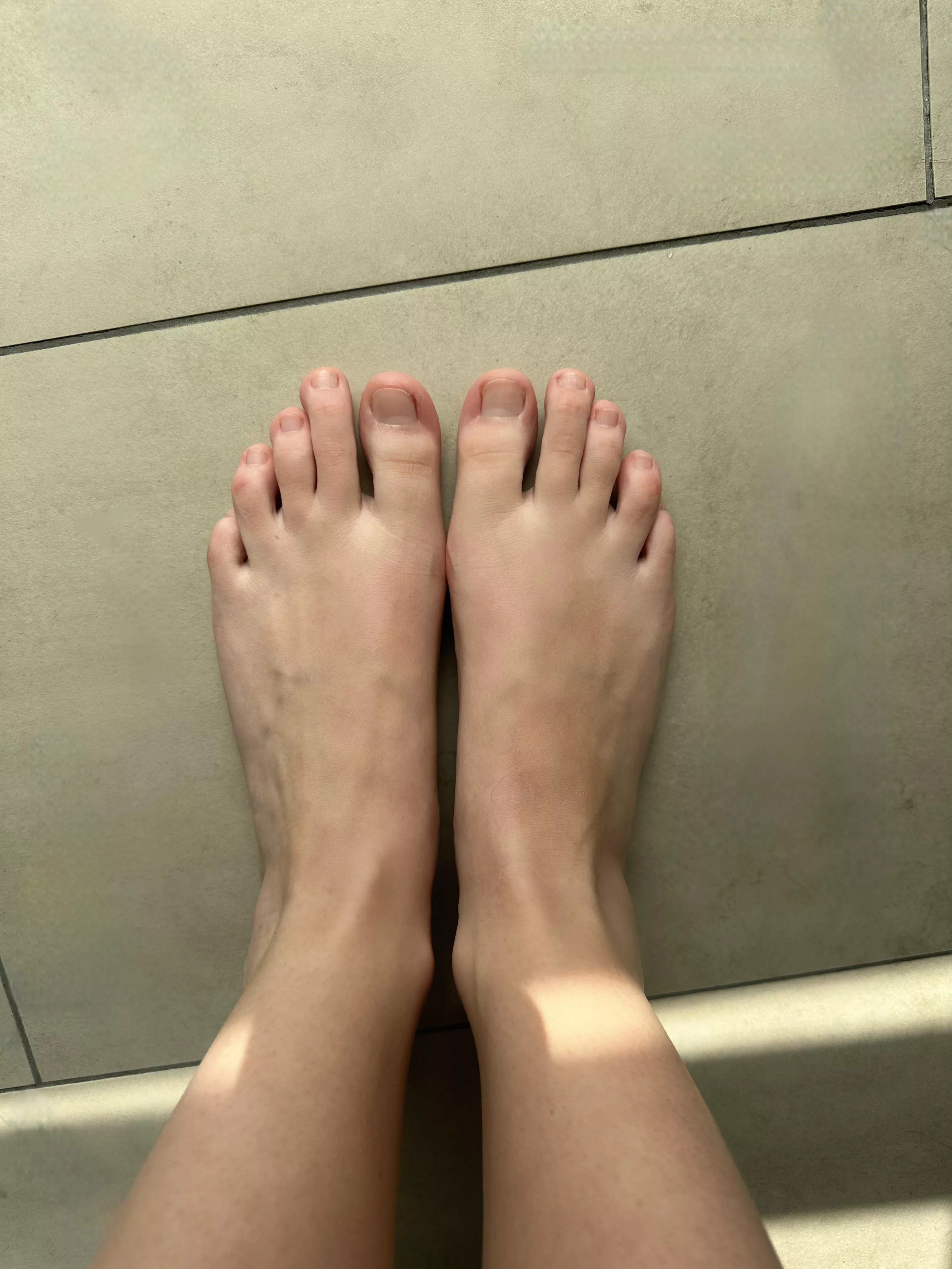 pretty feet to use them OC