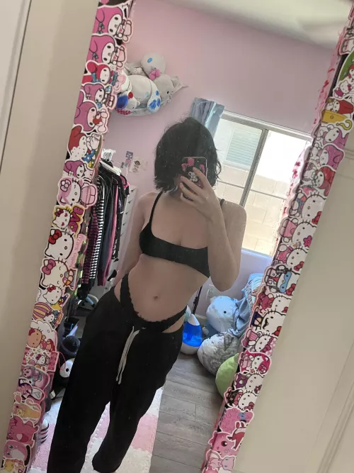 Serve boob in a boi way