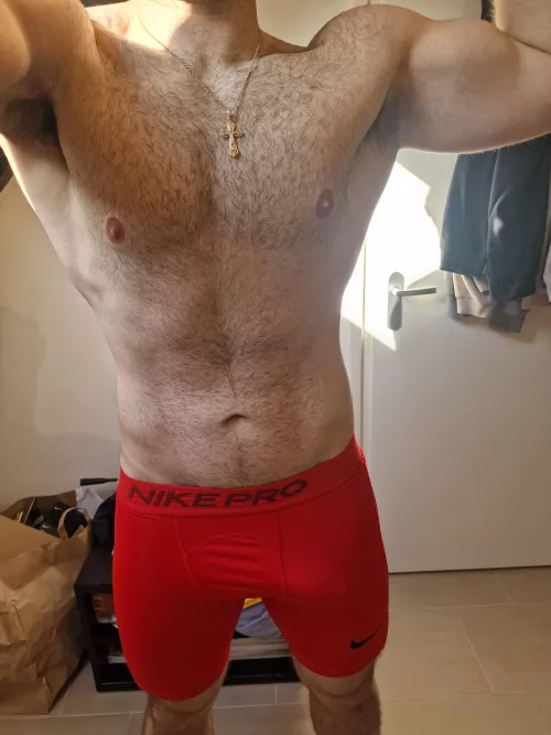 Smell my sweaty hairy pits