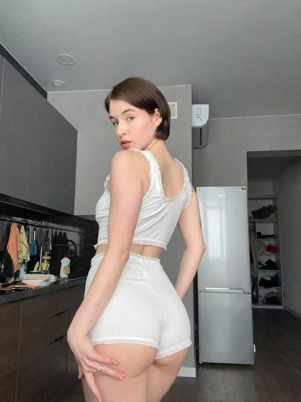 Time to grind on my pillow since there is no one to let me ride them