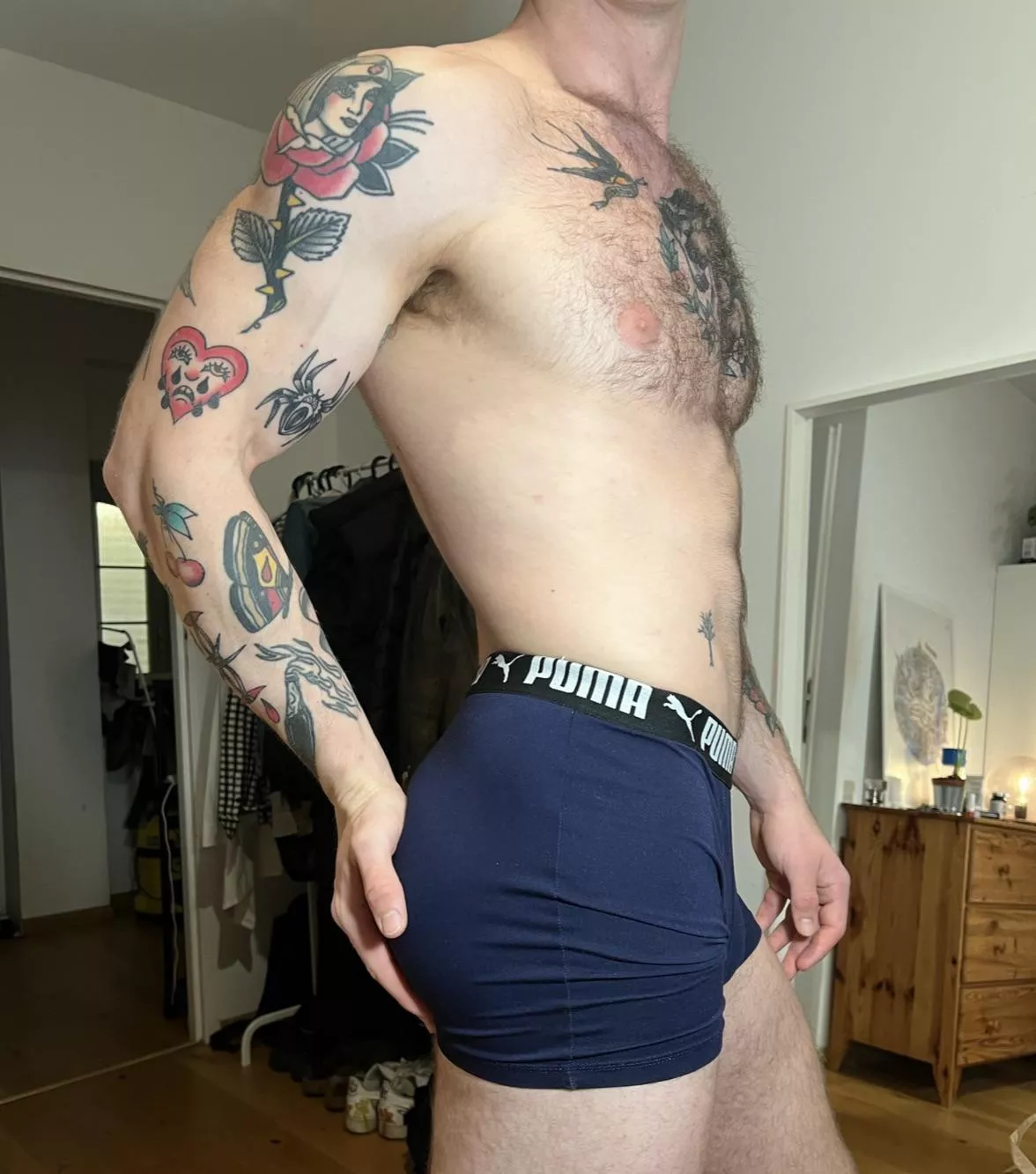 Wanna switch hands with me?