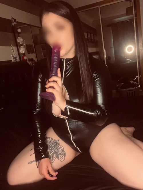 Who has something they want to put in my mouth ?