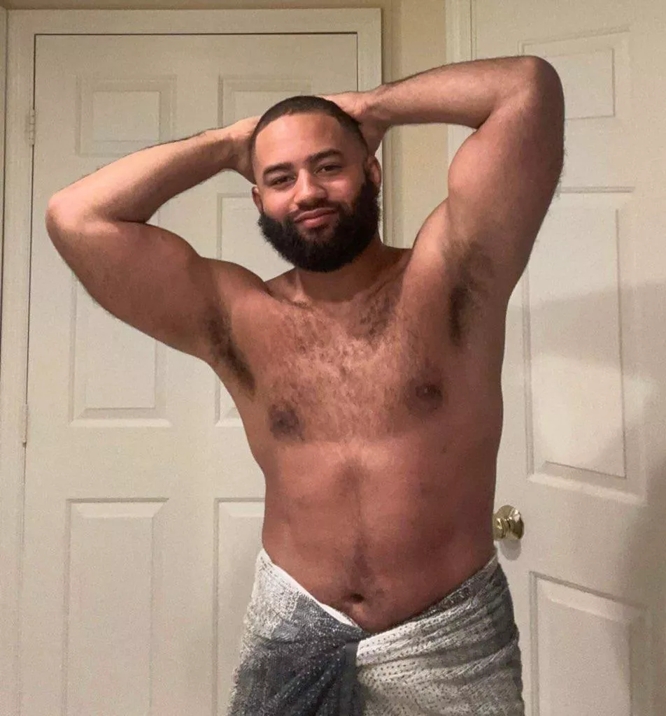 Who wants to sniff these pits? 👃😏