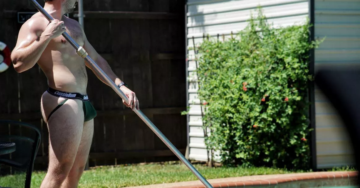 Who would like a pool dilf instead of a pool boy?! [36]