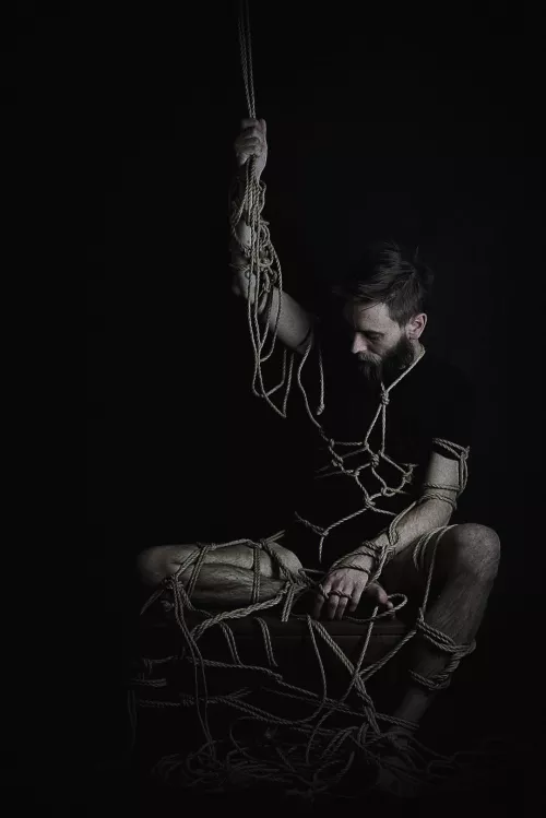 A self-tie selfie that i really, really like🖤