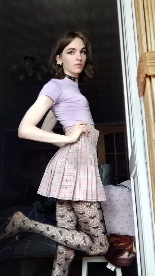 Another full height pic (sorry >_<)