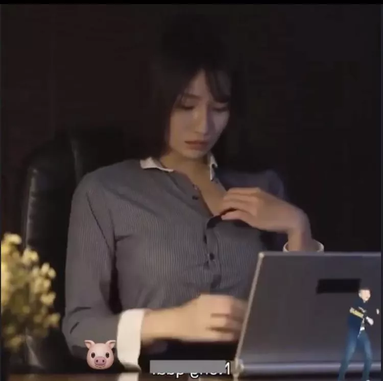 Code or name of actress pls?