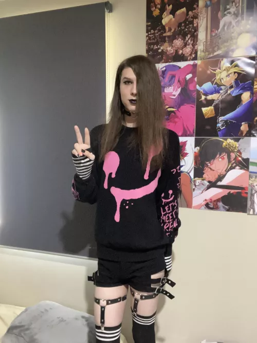 Happy goth femboy Friday 🖤🖤🖤