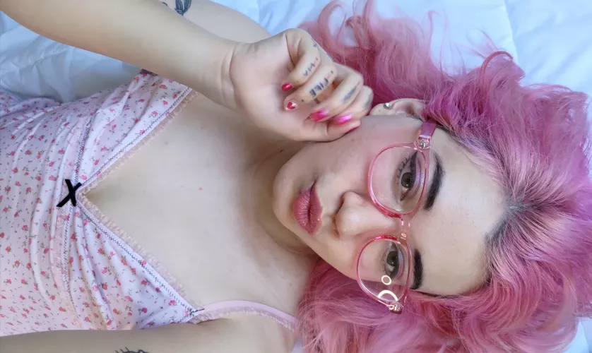 How do I look in glasses?💗