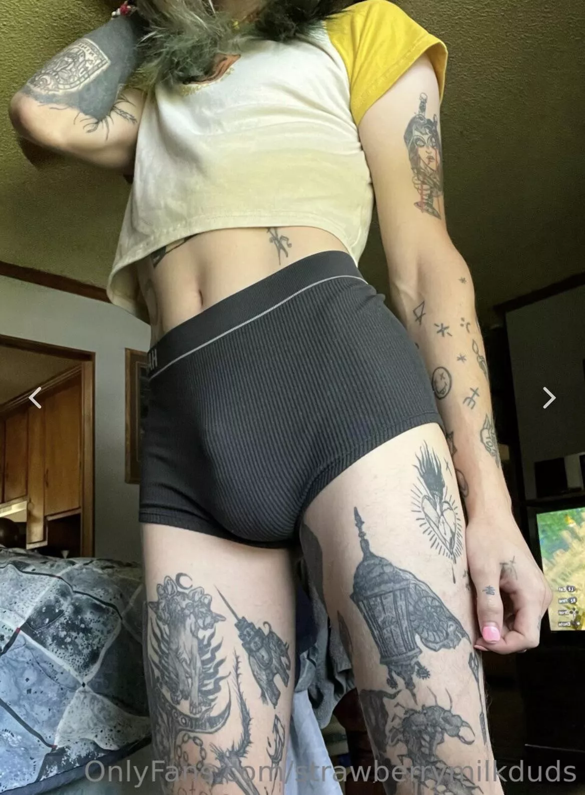 I’m so close 🥺 gooning without touching for hours is leaving me precumming all in my panties 🤧