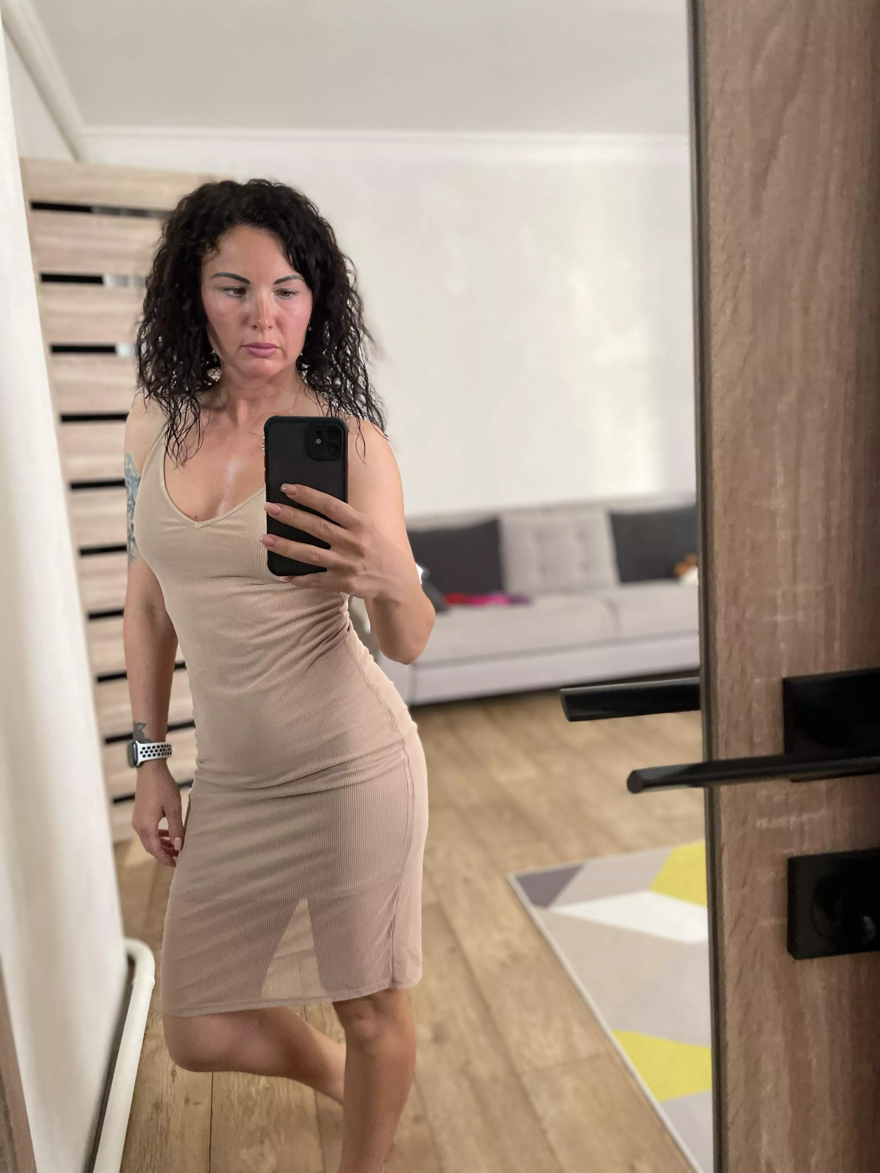 I'm so sexy not only in the reflection of the mirror