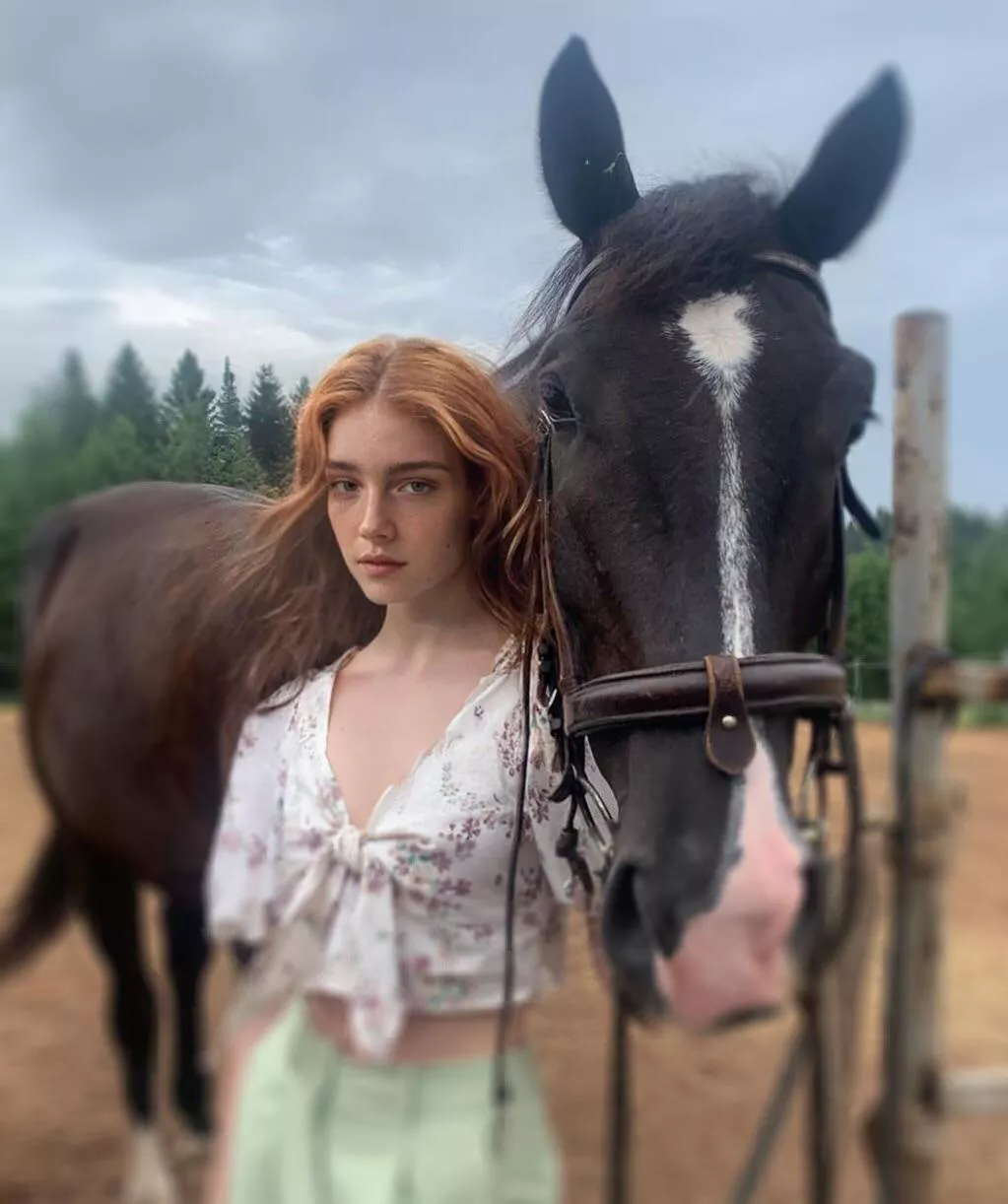 Just 2 stallions chilling 🐴🦄